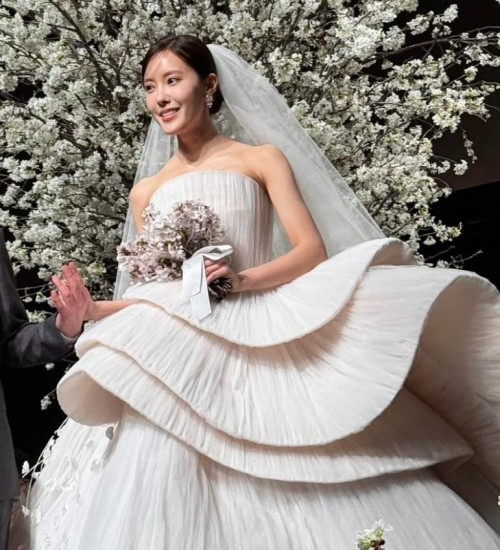 Hyomin tỏa sáng trong đám cưới