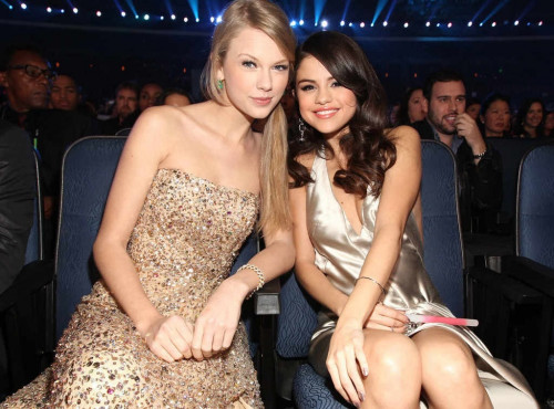 Taylor Swift và Selena Gomez lúc trẻ