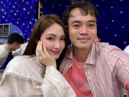 Mối quan hệ giữa Hòa Minzy và cầu thủ Văn Toàn.