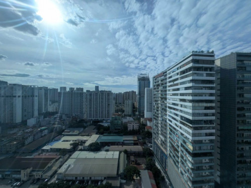 Hà Nội vào mùa "hao điền": Người dân rủ quạt, lắp thêm điều hòa, tìm đủ mọi cách vượt qua nắng nóng- Ảnh 2.