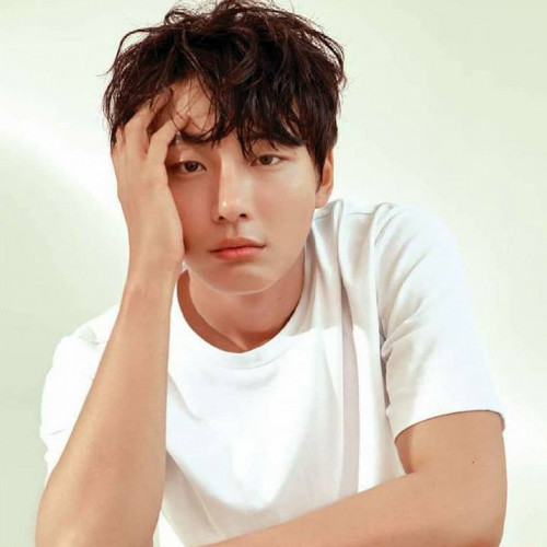 Hình ảnh hiện tại của Yoon Shi Yoon