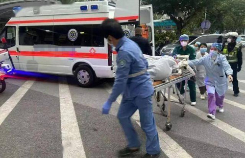 Người đàn ông 49 tuổi qua đời vì xuất huyết não, bác sĩ cảnh báo: Trời nóng mấy cũng đừng làm những việc này - Ảnh 1.