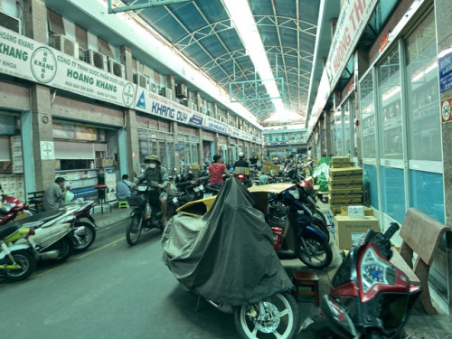 Quầy thuốc đóng cửa