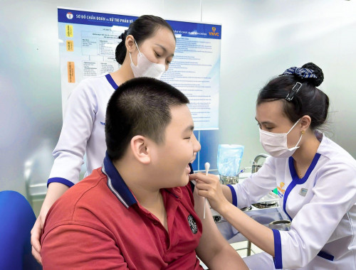 Trẻ vị thành niên dễ mắc não mô cầu