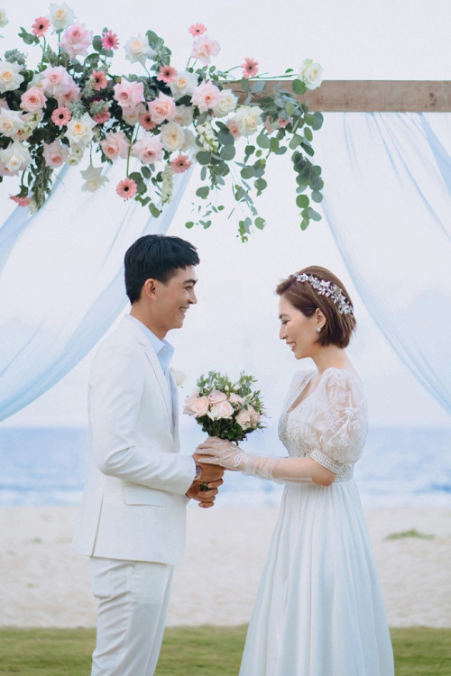Khương Ngọc tổ chức lễ cưới
