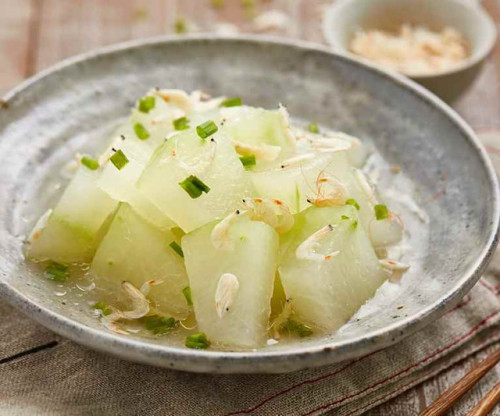 Bí đao giúp giải nhiệt, hỗ trợ tiêu hóa.