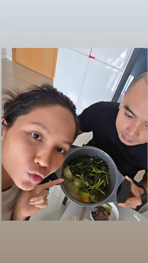 H’Hen Niê khoe nấu ăn