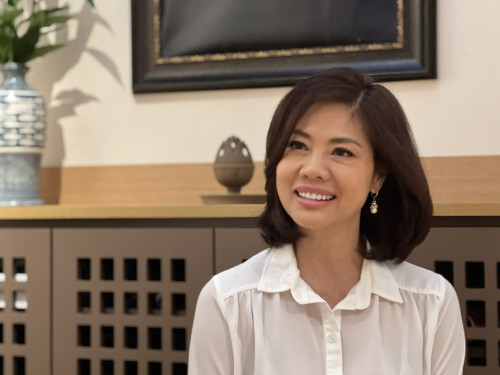 Nữ ca sĩ 3 đổ vỡ: Vừa ra khỏi tòa, cô đã quyết xuống xin cưới lại- Ảnh 1.