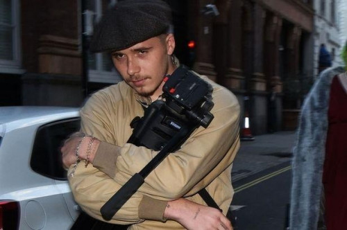 “Cậu cả nghiện vợ” nhà Beckham: Quý tử được nuông chiều, bất tài hẹn hò, 5 năm thay 20 bạn gái và 