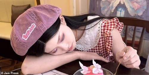 Nữ mukbang Trung Quốc qua đời ở tuổi 25 vì ung thư dạ dày làm dấy lên lo ngại về món ăn truyền thống.