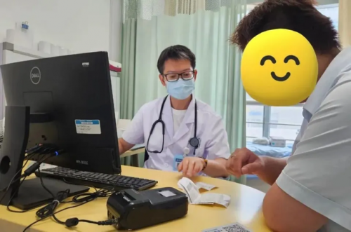 Người đàn ông mắc 3 loại ung thư cùng lúc, cuối cùng từ bỏ điều trị, nguyên nhân từ 1 thói quen xấu của nhiều người- Ảnh 1.