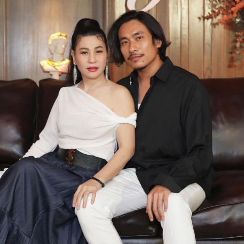 Kiều Minh Tuấn sau 4 năm chia tay bạn gái hơn 18 tuổi: Đẹp trai hơn, chuyện tình ái không để lộ