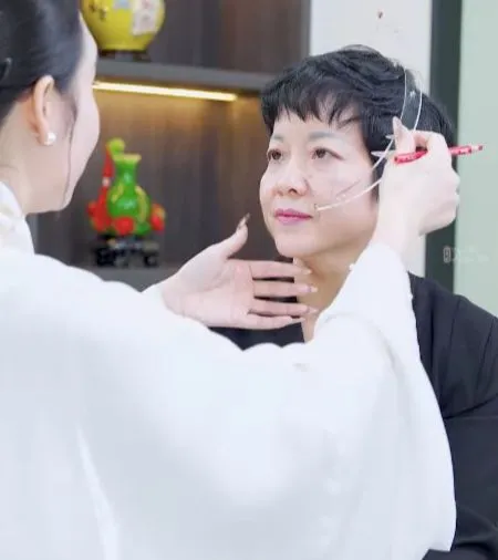 Nhiều NSND, NSƯT quảng cáo làm chân mày dán mác phong thủy - Ảnh 2.