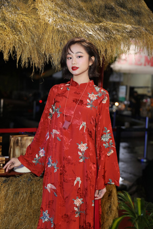 Ngân Hoa