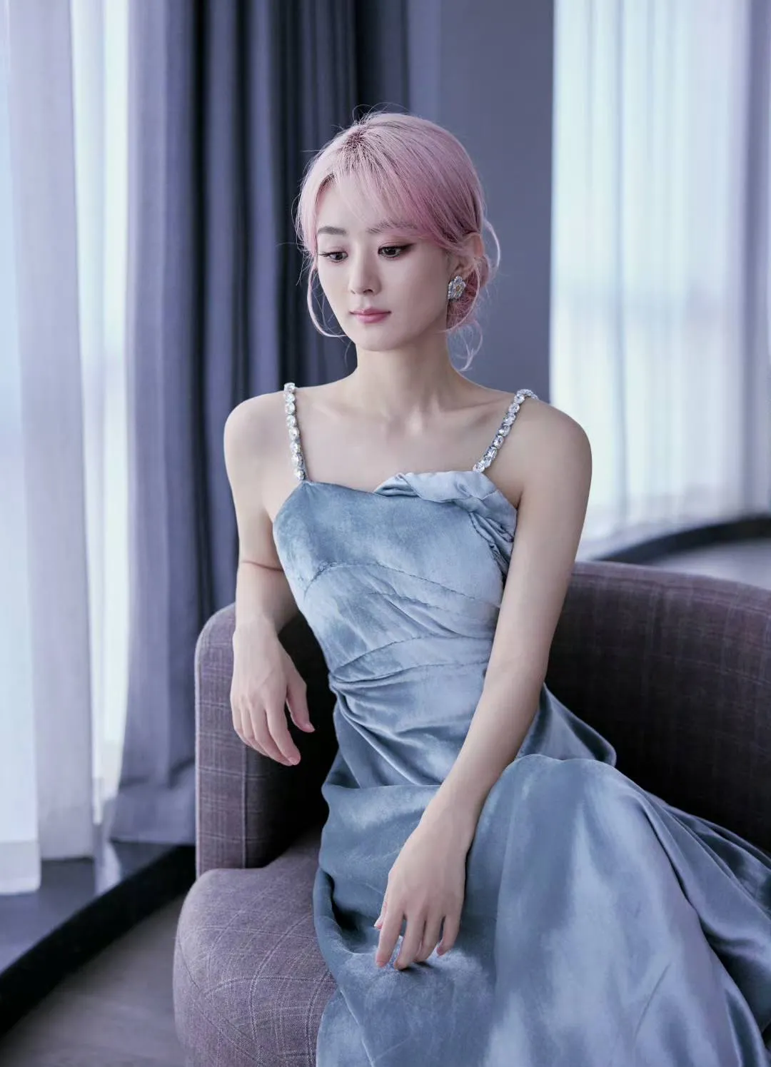 Triệu Lệ Dĩnh lao động- Ảnh 1.