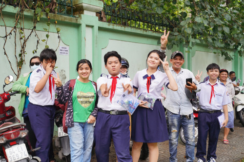 Thi vào lớp 10 TP.HCM buổi thi thứ 2.
