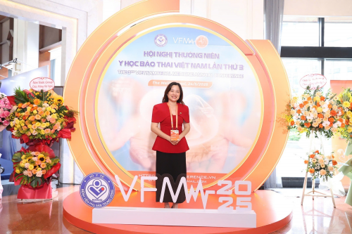 Phiên dịch tại hội nghị