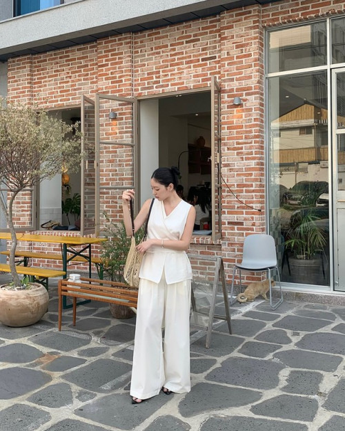 Cách phối quần ống rộng - Ảnh 9