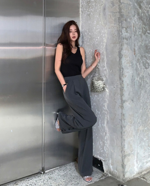 Cách phối quần ống rộng - Ảnh 10