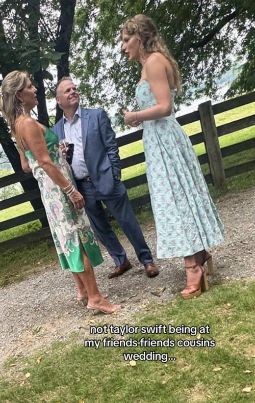 Taylor Swift thu hút mọi ánh nhìn với vóc dáng chuẩn trong chiếc váy hoa thanh lịch - Ảnh 3.