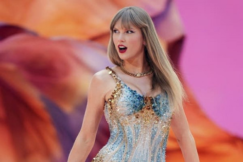 Taylor Swift thu hút mọi ánh nhìn với vóc dáng chuẩn trong chiếc váy hoa thanh lịch - Ảnh 4.