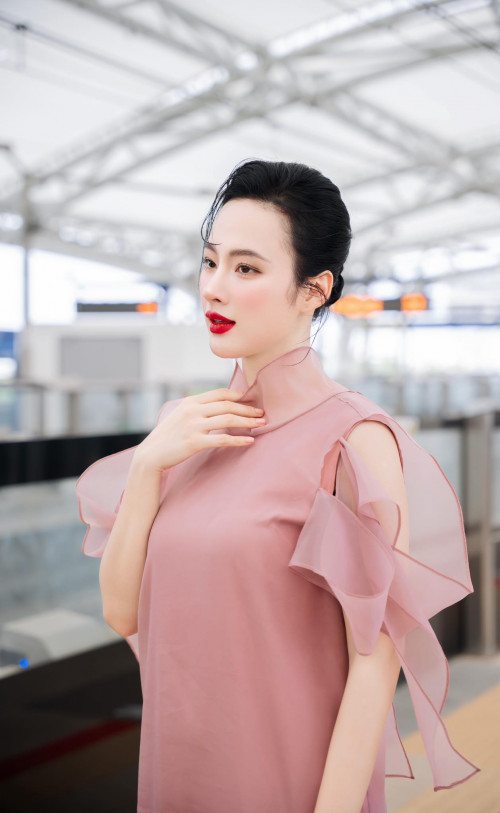 Angela Phương Trinh trước đây với phong cách gợi cảm.