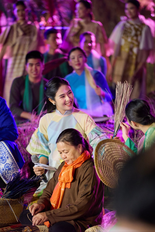 Ngọc Hân tham gia sự kiện
