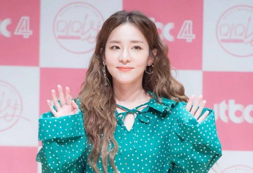 Dara (2NE1) gây sốt với vóc dáng "gầy như que củi" nhưng nhan sắc "nữ thần" ở tuổi 40: Bí quyết đơn giản chỉ ở 2 từ.