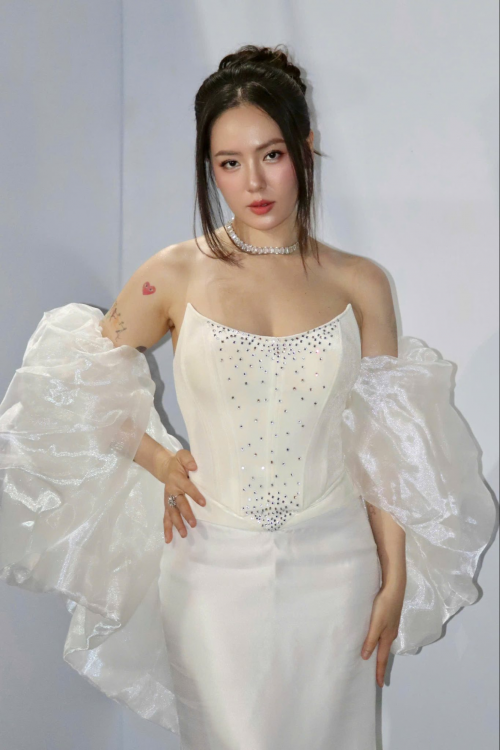 Nhan sắc Phương Linh ở tuổi 41