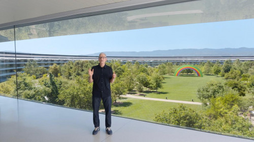CEO Apple Tim Cook mở đầu sự kiện WWDC 2025.