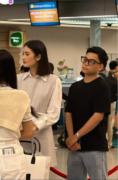 Hình ảnh Anh Kiệt tiễn Ý Nhi sang Úc du học.
