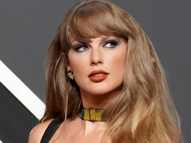 Taylor Swift cầu cứu- Ảnh 1.