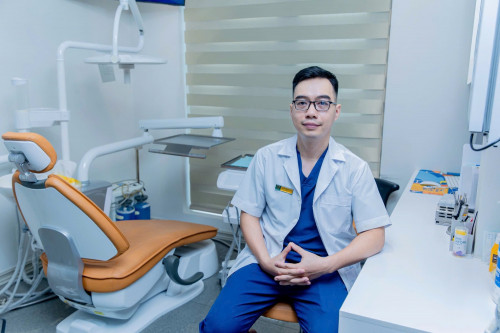 Niềng răng sau tuổi 30: Bác sĩ nói chuyện nhưng không hề muốn đẹp và khỏe - Ảnh 1.