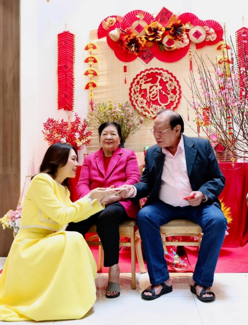 Cuộc sống của mẹ ruột Mỵ Tâm: Hoa khôi xứ Quảng một thời, xế chiều an hưởng hạnh phúc- Ảnh 5.