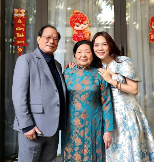 Cuộc sống của mẹ ruột Mỵ Tâm: Hoa khôi xứ Quảng một thời, xế chiều an hưởng hạnh phúc- Ảnh 6.