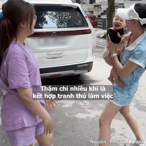 Vợ chồng Phương Oanh và Shark Bình chăm con sinh đôi cực khéo: Mỗi 1 tuổi đã cho học bơi, cuối tuần đều 