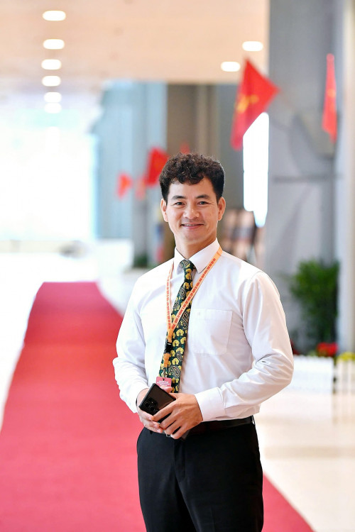 Con trai NSND Xuân Bắc gây sốt - Ảnh 4.