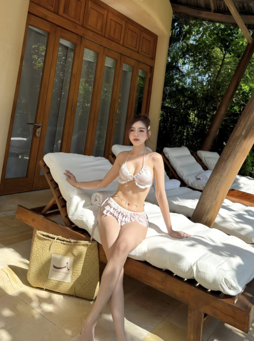 Thu Thủy cùng gia đình.