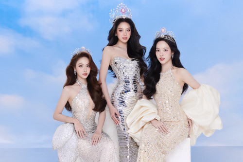 Mưa bão làm ngập sân khấu