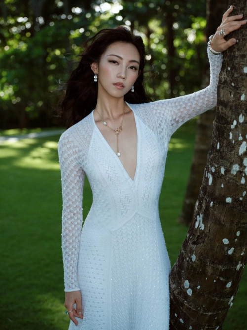 Diễn viên Na Nhĩ Na Thiền