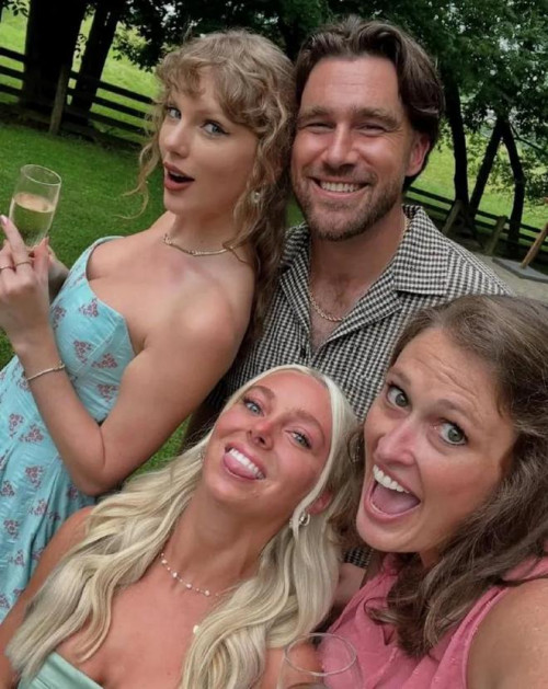 Taylor Swift và Travis Kelce