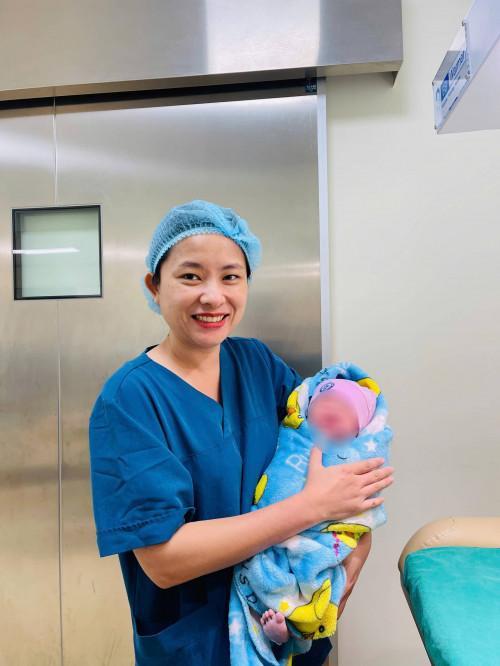 Bác sĩ Giang tại Hội nghị Y học bảo thai