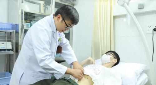 Nam sinh 19 tuổi bị hẹp môn vị, sụt 12kg