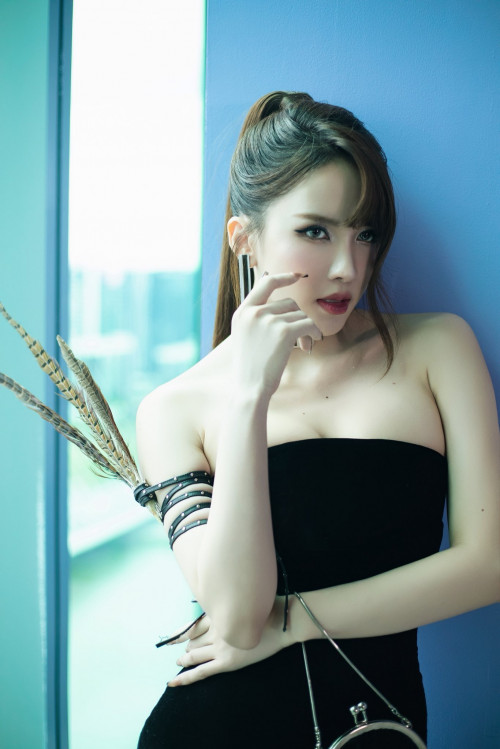 Thiều Bảo Trâm khẳng định bản thân