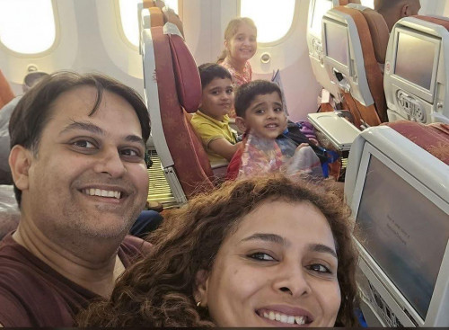 Hình ảnh gia đình 5 người trên chuyến bay Air India đã gặp nạn.