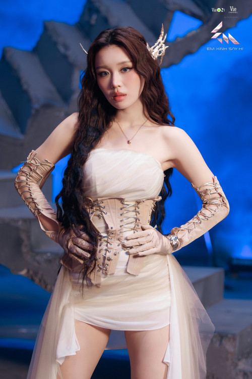 Em Xinh Say Hi