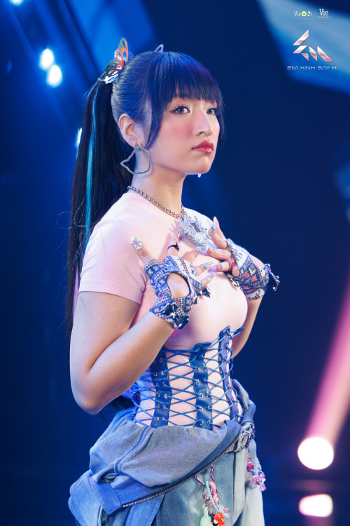 Em Xinh Say Hi