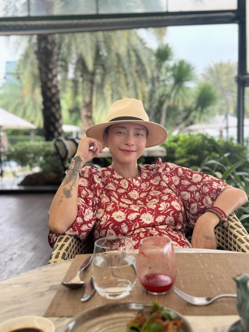 Ngô Thanh Vân khoe ảnh bầu