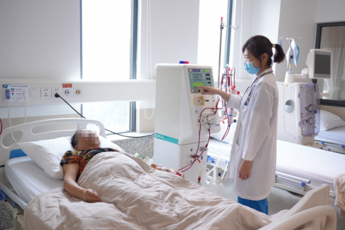 17 tuổi đã suy thận giai đoạn 5, phải lọc máu 3 lần/tuần - Ảnh 2.
