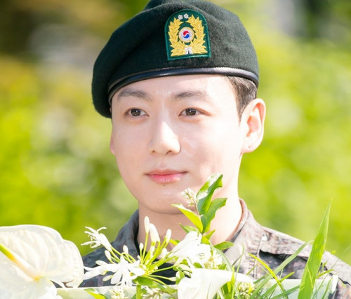 Jungkook (BTS) và cuộc đấu tranh dai dẳng với những người hâm mộ cuồng nhiệt- Ảnh 1.